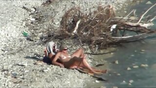 Šarmantno dekle se pojebe z dildo v analni