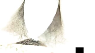 Delujte, ko jo vidite, kako masturbira!