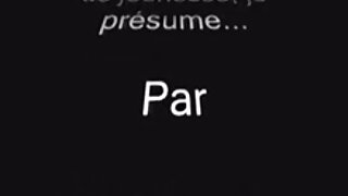 Spogledljiva tajnica trese svojo jebeno rit