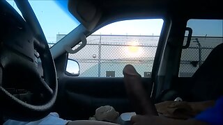 Učne ure plavanja, med njenimi nogami