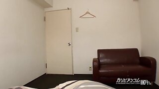 Cutie z velikimi joški klepeta v seks klepetu