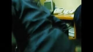 Dekle z veliko rit se zajebava s seks igračami