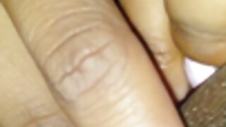 Njeno grlo potrebuje več sperme