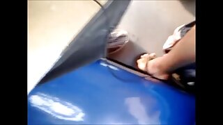 Bonny rjavolaska dobi grdo nego obraza