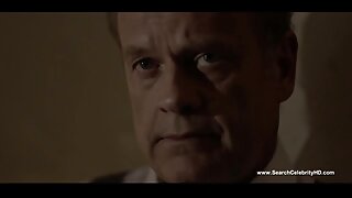 Prsata zrela piščanec jaha tega tiča