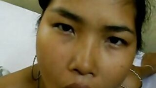 Čudovita solo punčka s spletno kamero pleše