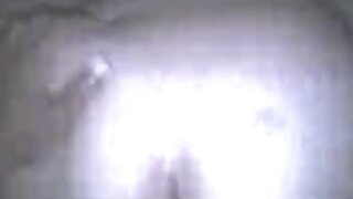 Dekle liže in sesa velik črn kurac