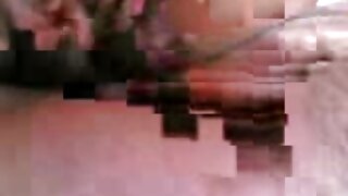 Dojenček z nežno muco dobi želeni kurac