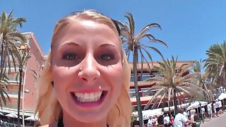 Debela ghetto babe se globoko zapira