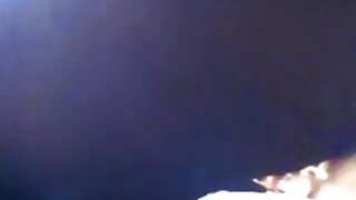 Pihanje rdečelaska kurbe v avtu