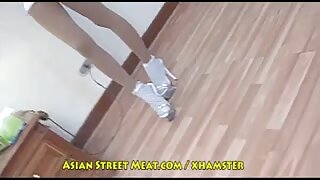 Debela najstnica z veliko muco in seksom