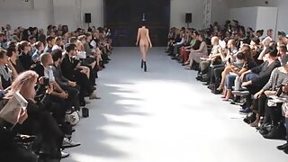 Celotno se razširi za mojo globoko penetracijo