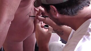 Fit rjavolaska vzame moj kurac v usta in muco