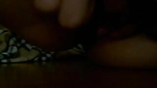 Slečem se za svojega ljubimca in on me pasje poka