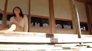 Petite rjavolaska sesa maščobnega tiča