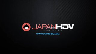 Božanje tiča pod tušem