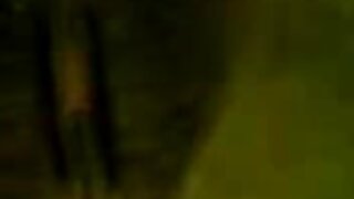 Najstniška zabava se spremeni v orgijo v dnevni sobi