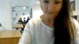 Režanje in jebanje na postelji