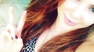 Vroča prasica piha in skoči na tiča