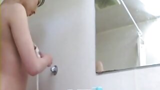 Rjavolaska je sedela na veliki seks igrači