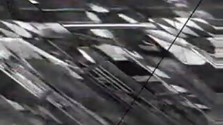 Koreška sestra piha na stranišču