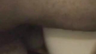 Tako lepo rdečelasa milf žena zabava v svoji spletni kameri in pokaži joške svetu, uživaj