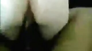 Rdečelaska babe masturbira na kamero s svojim BF