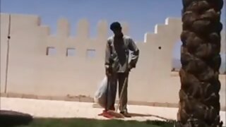 Njene velike prsi so najboljše darilo