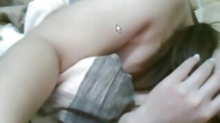 Slutty dekle daje svojemu moškemu površno fahanje