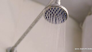 Sesanje, gagging in jebanje ob bazenu