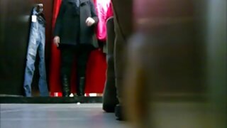 Ljubka kratkodlaka punca zajebava svojega moškega