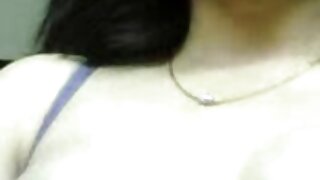 Rjavolaska mi faha in dobi spermo v usta